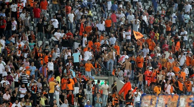 הואהדים של בני יהודה חוגגים פלייאוף עליון (שי לוי) הואהדים של בני יהודה חוגגים פלייאוף עליון (שי לוי)