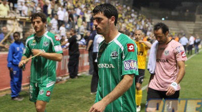 שלומי אזולאי, תומר חמד וניר דוידוביץ´ מאוכזבים בקופסא (עמית מצפה) שלומי אזולאי, תומר חמד וניר דוידוביץ´ מאוכזבים בקופסא (עמית מצפה)