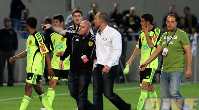 קורנפיין על הדשא (שי לוי)