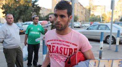 אמיר אבו ניל. שכרו ישודרג? (עמית מצפה) אמיר אבו ניל. שכרו ישודרג? (עמית מצפה)