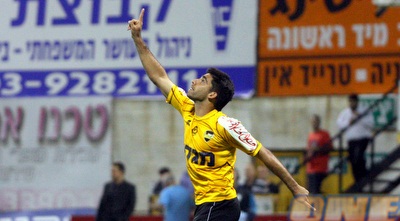 חן עזרא מכוון למעלה. הסכום היה גבוה מדי להפועל ת&qout;א (יניב גונן)