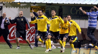 שחקני נתניה חוגגים (יניב גונן)