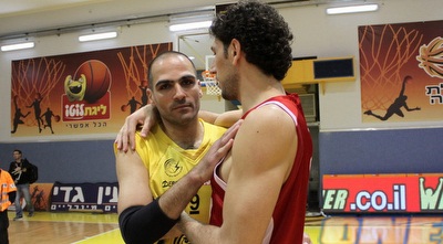 חכמון וגואטה. מכרו אוכל למען עמותת &qout;מגדל אור&qout; (מור שאולי)