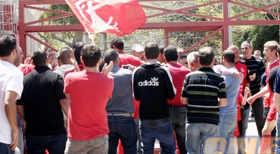 אוהדי הפועל ת&qout;א (דרור רוזנפלד)