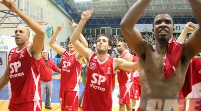 אוסברי וחיימוביץ´ חוגגים (משה חרמון) אוסברי וחיימוביץ´ חוגגים (משה חרמון)