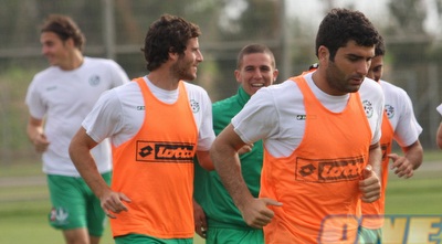 דבאלשווילי, חמד ו-ורד. הקשר מבטיח לשחק, התלבטות בין החלוצים (עמית מצפה) דבאלשווילי, חמד ו-ורד. הקשר מבטיח לשחק, התלבטות בין החלוצים (עמית מצפה)