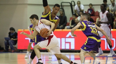 יזרעאלי מול מלצר. הישראלי ניצח בגדול (עמית מצפה)