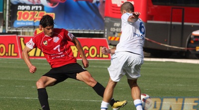 רועי שוקרני מול סנסוני (עמית מצפה) רועי שוקרני מול סנסוני (עמית מצפה)