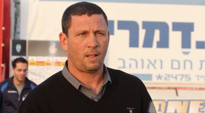 ניר קלינגר. בצ´אי מכיר אותו מקפריסין (מור שאולי)