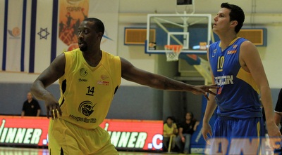 וושהאם מרחיק מעצמו את פניני (שרון קביליו) וושהאם מרחיק מעצמו את פניני (שרון קביליו)