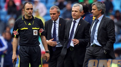 מוריניו וחאבייר אגירה (GettyImages) מוריניו וחאבייר אגירה (GettyImages)