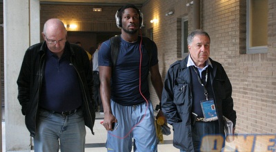 שמעון מזרחי ופארגו. הרכז: &qout;הלב נמצא במקום אחר&qout; (יוסי ציפקיס)