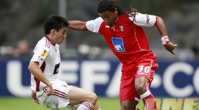 ניקולס גאייטן נאבק עם אלאן (רויטרס)