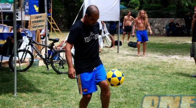 גם חיים רביבו הגיע, אבל נשאר עם נעליים (שי לוי)