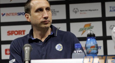 בלאט במסיבת העיתונאים (יוסי ציפקיס)