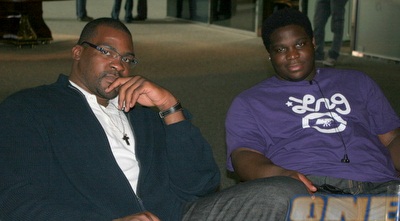 שחורציאניטיס ואחיו במלון (יעל מרגלית)