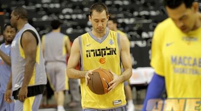 צ´אק אידסון מתרכז. מקווה להיות חד גם מול היוונים (יוסי ציפקיס)