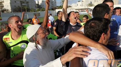 שחקני רמה&qout;ש חוגגים את העלייה (מור שאולי)