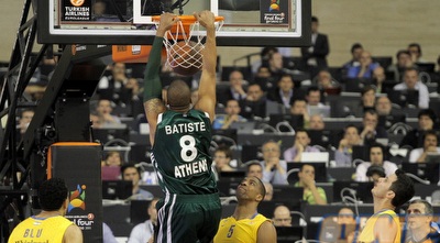 מייק באטיס מטביע על הנדריקס (יוסי ציפקיס)