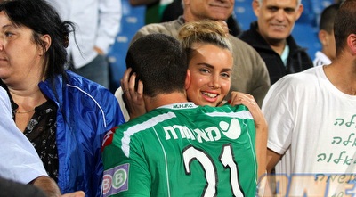 תומר חמד ושונית מתחבקים בסיום (שי לוי)