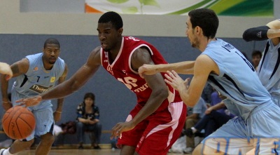 אוטר מול מטלון. ברדפורד רק מסתכל מהצד (שי לוי)