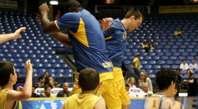 אידסון וסופו מרחפים בנוקיה (יניב גונן)