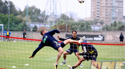 אלירן עטר במספרת (יניב גונן) אלירן עטר במספרת (יניב גונן)