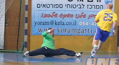 מריאן משאיר את מישה לוין על הפרקט (ליאור טימור) מריאן משאיר את מישה לוין על הפרקט (ליאור טימור)