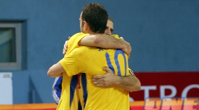 שחקני מכבי ראשל&qout;צ חוגגים בסיום (ליאור טימור) שחקני מכבי ראשל&qout;צ חוגגים בסיום (ליאור טימור)