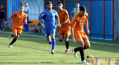 שחקני הנוער של בני יהודה מתאמנים (יניב גונן)