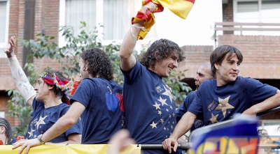 פויול בטירוף על גג האוטובוס (רויטרס) פויול בטירוף על גג האוטובוס (רויטרס)