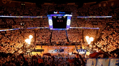 הפדאקס פורום של ממפיס. עם אווריה כזו, מגיע להיכל הזה עוד כמה משחקים העונה (GettyImages) הפדאקס פורום של ממפיס. עם אווריה כזו, מגיע להיכל הזה עוד כמה משחקים העונה (GettyImages)