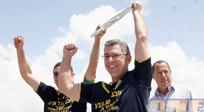 גולדהאר והצלחת: &qout;(יניב גונן)