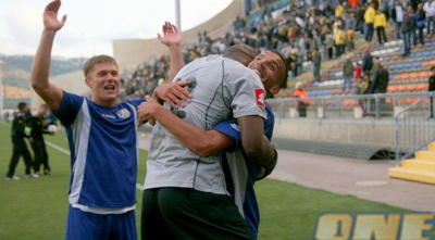 מחמוד עבאס, אאורלו ולובריץ´ חוגגים ניצחון גדול (יניב גונן) מחמוד עבאס, אאורלו ולובריץ´ חוגגים ניצחון גדול (יניב גונן)