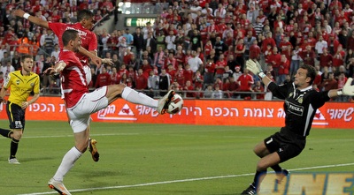 בן שהר כובש מנבדל (יוסי ציפקיס) בן שהר כובש מנבדל (יוסי ציפקיס)