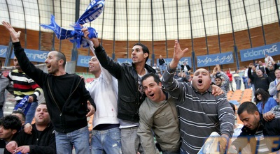 אוהדי אשקלון חוגגים בטדי (יניב גונן)