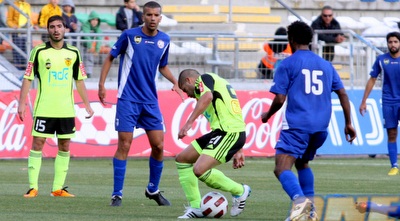 קובי מויאל עם הכדור (יניב גונן) קובי מויאל עם הכדור (יניב גונן)