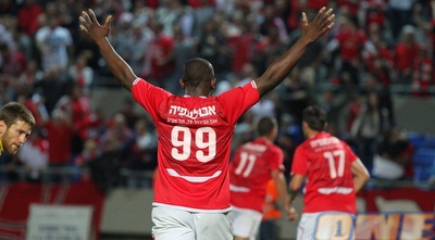 תמוז חוגג עם שהר (שי לוי) תמוז חוגג עם שהר (שי לוי)