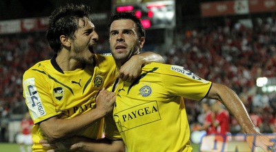 קולאוטי חוגג עם דור מלול (יוסי ציפקיס) קולאוטי חוגג עם דור מלול (יוסי ציפקיס)