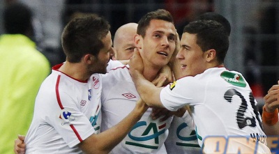 אוברניאק וחבריו חוגגים (רויטרס) אוברניאק וחבריו חוגגים (רויטרס)