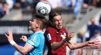 ביברס נאתכו עולה לכדור גובה (GettyImages)