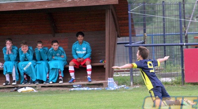 שחקן פנרבחצ´ה חוגג דווקא מול הספסל של ההולנדים (בעז גורן)