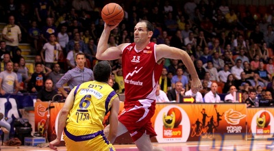 קוזי´קרו מול מורן רוט (שי לוי) קוזי´קרו מול מורן רוט (שי לוי)