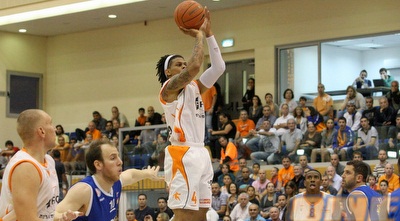 מיצ´ל קולע נעל כולם (משה חרמון) מיצ´ל קולע נעל כולם (משה חרמון)