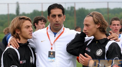 רון נסיקובסקי, יוני ועקנין וסתיו נסיקובסקי (בעז גורן)