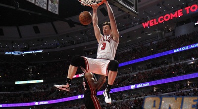 עומר אשיק מטביע את מיאמי (GettyImages)