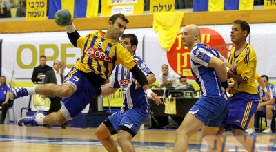 גל אברהם מתעופף בדרך לשער (שי לוי) גל אברהם מתעופף בדרך לשער (שי לוי)