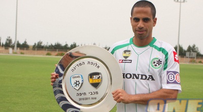 אייל משומר מדגמן אליפות (עמית מצפה)