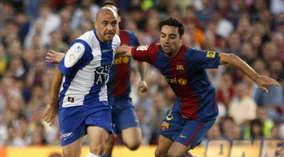 דה לפה פניה מול צ´אבי בדרבי (רויטרס) דה לפה פניה מול צ´אבי בדרבי (רויטרס)