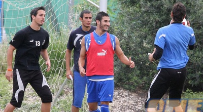 למרות המשחק הקריטי, אווירה מחויכת באימון (משה חרמון)